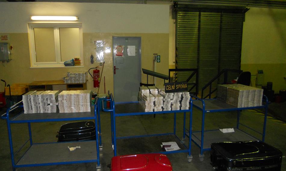 2015-2-6-1412obsah zavazadel.JPG